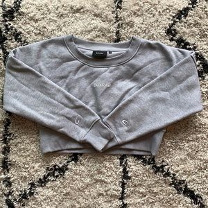 🌺 BOXRAW CROP PULLOVER